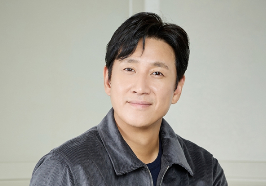 온라인커뮤니티 이선균